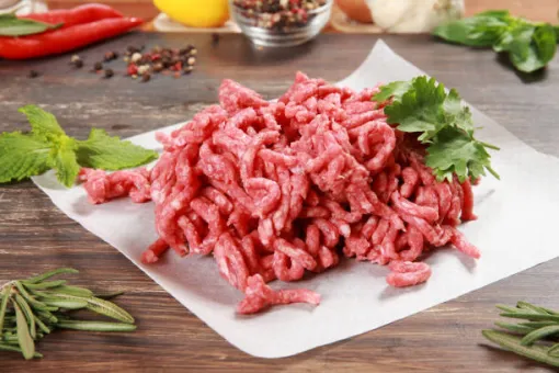 Promotion sur de la viande hachée de bœuf dans votre boucherie à Istres , Istres, Boucherie Esprit Trigance